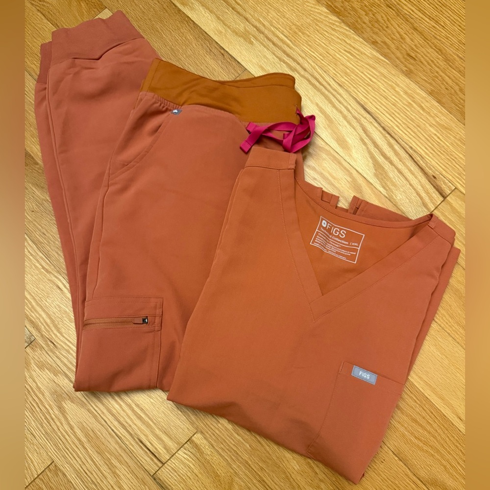 FIGS XXL scrub set